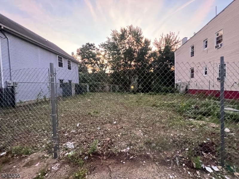 Property Photo:  583 S 17th St  NJ 07103 