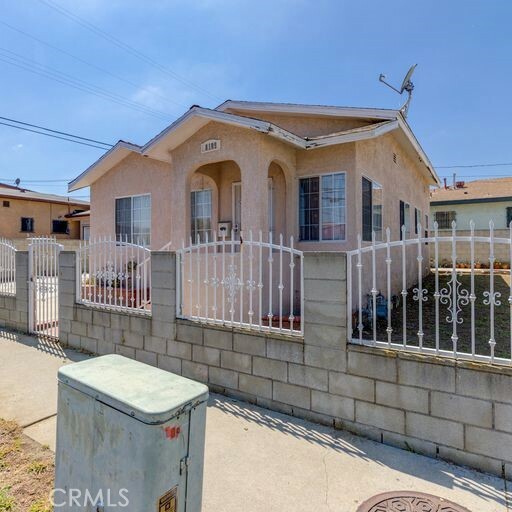 Property Photo:  8109 S Denker  CA 90047 