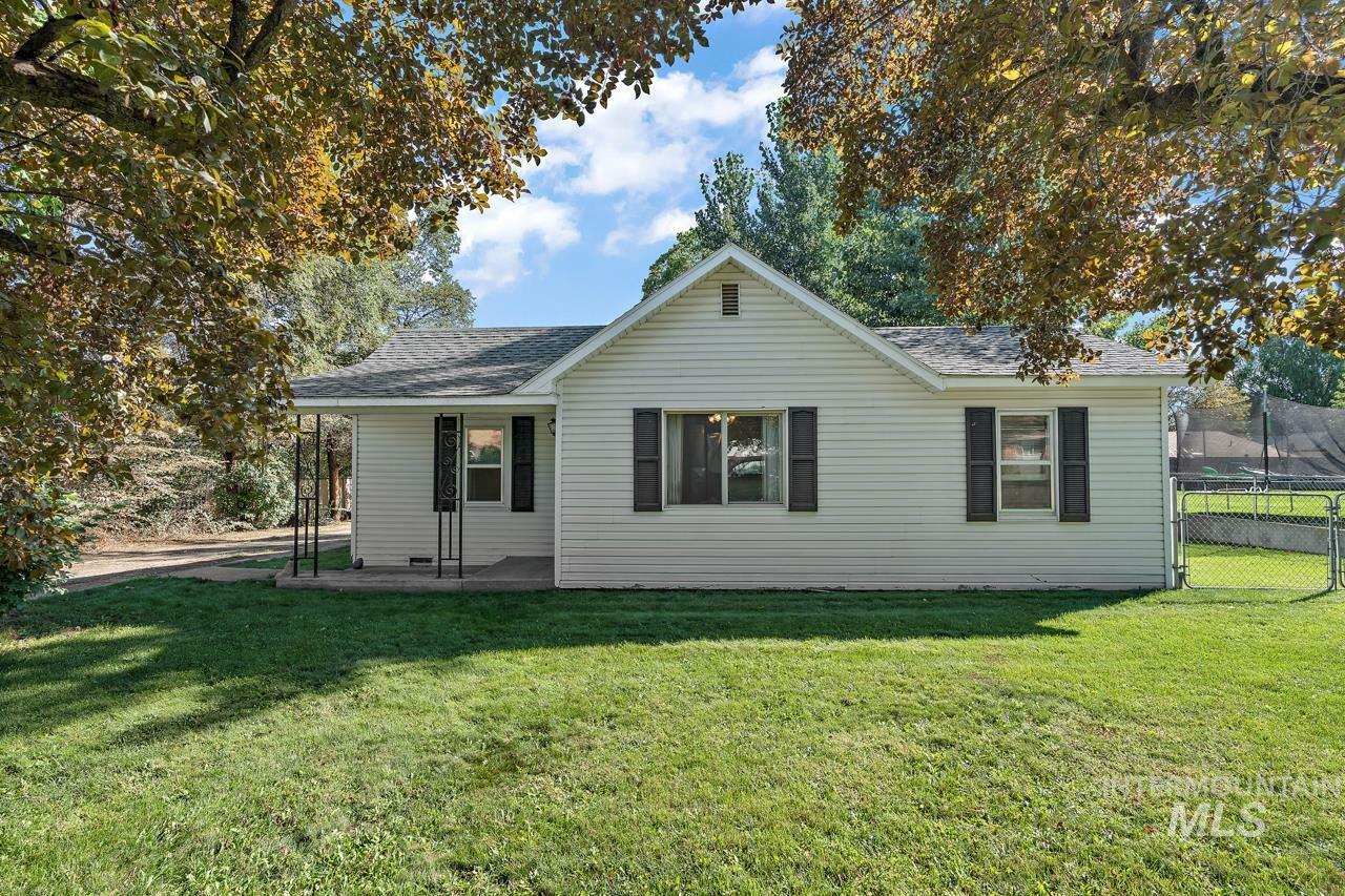 Property Photo:  2314 Hillcrest Lane  ID 83605 
