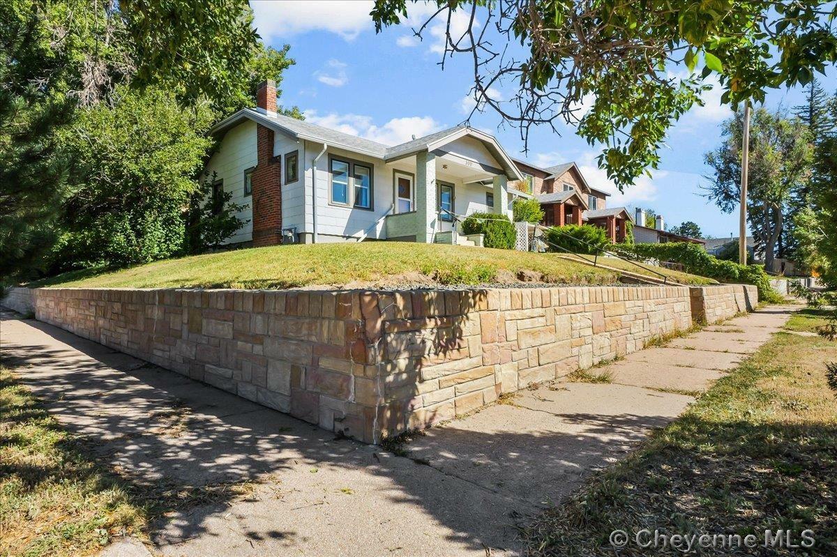 Property Photo: 300 E 27th St WY 82001