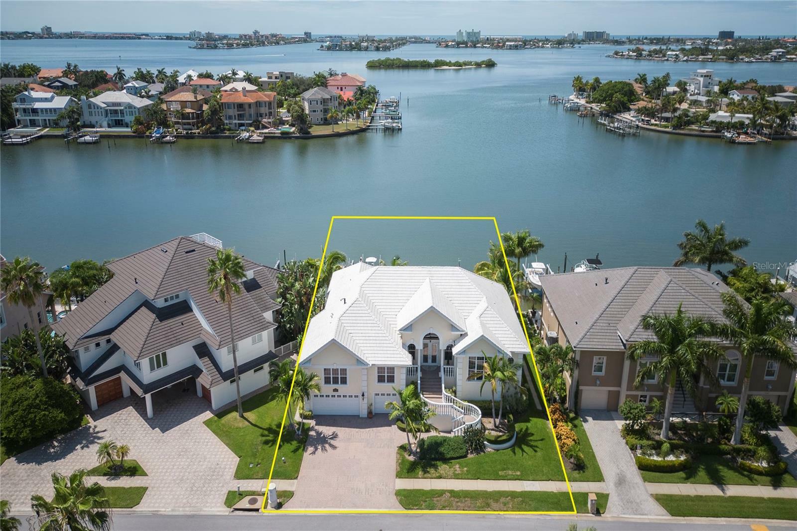 Property Photo:  6216 Pasadena Point Boulevard  FL 33707 