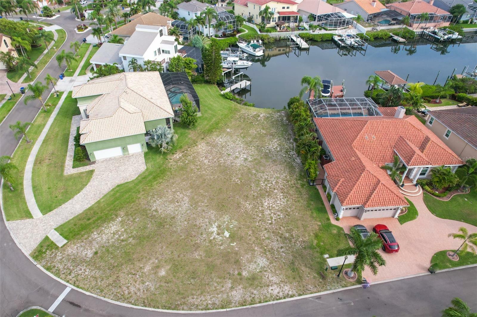 Property Photo:  931 Allegro Lane  FL 33572 