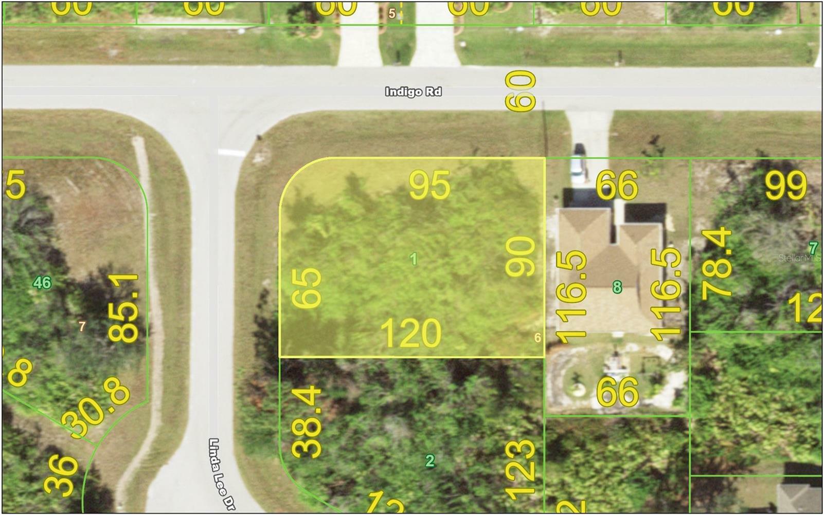 Property Photo: 143 Indigo Rd FL 33947