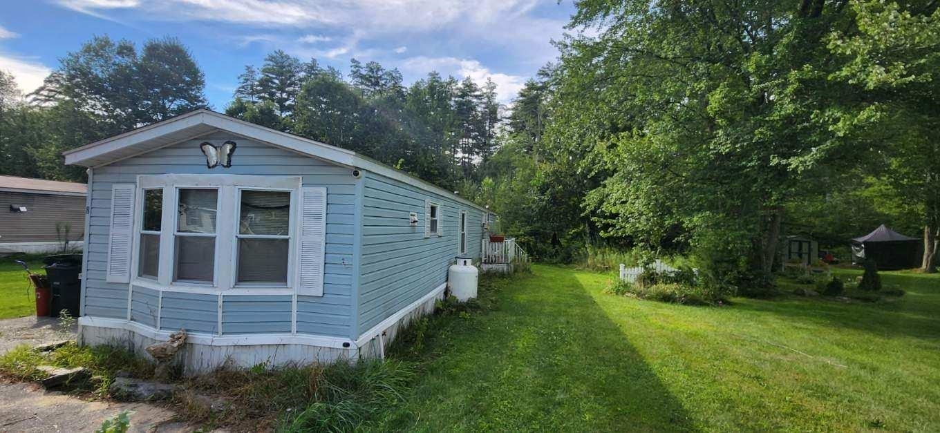 Property Photo:  8 Mark Drive  NH 03275 