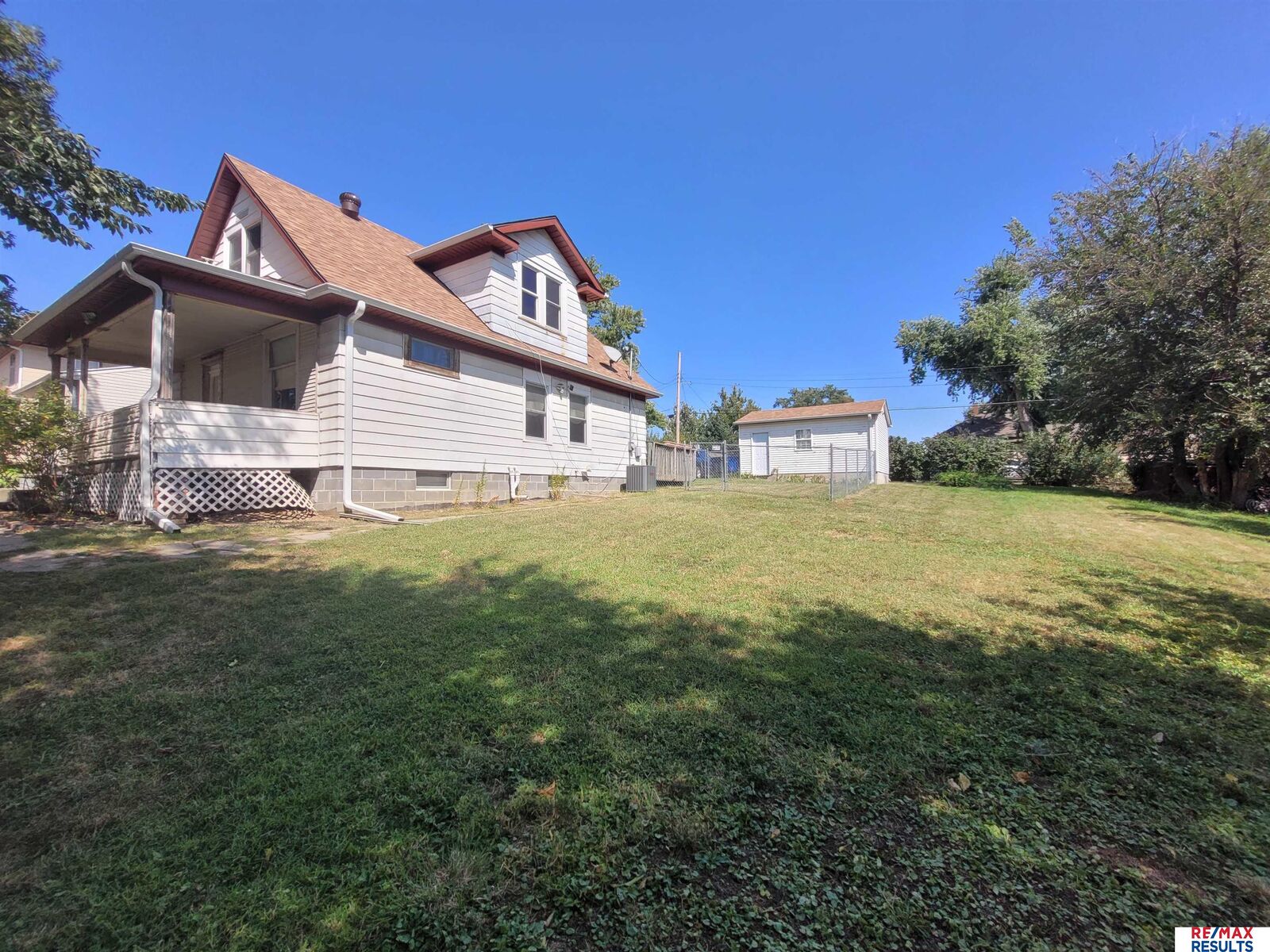 Property Photo: 3705 S 17th Street NE 68107