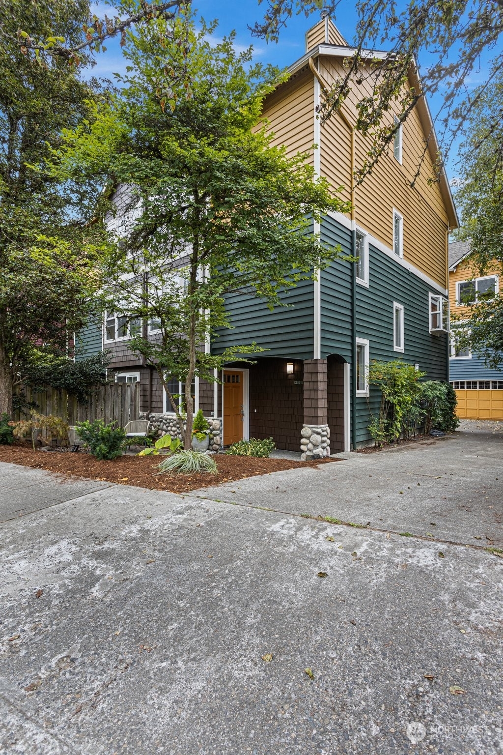 Property Photo: 4517 NE 55th Street WA 98105