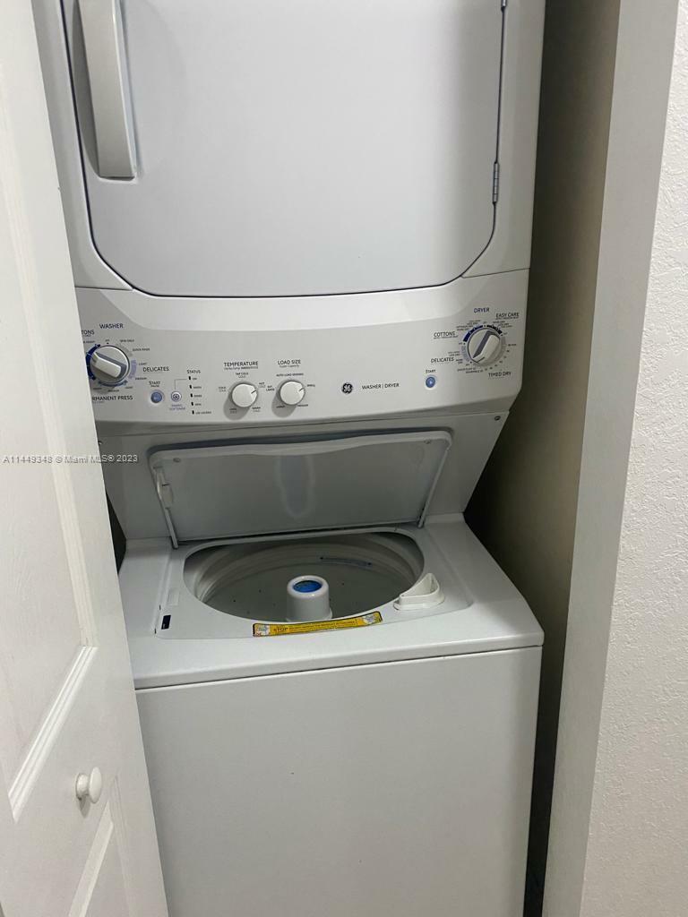 Property Photo: 17165 SW 92nd St Suite FL 33196