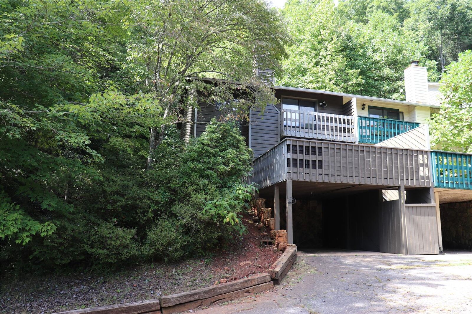 Property Photo: 8314 Kinglet Road 85 NC 28612