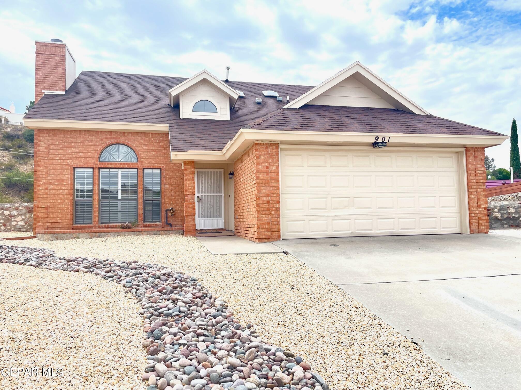 Property Photo: 901 Elon Lane TX 79912