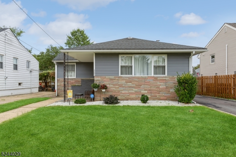 Property Photo: 360 Grove Ave NJ 08805