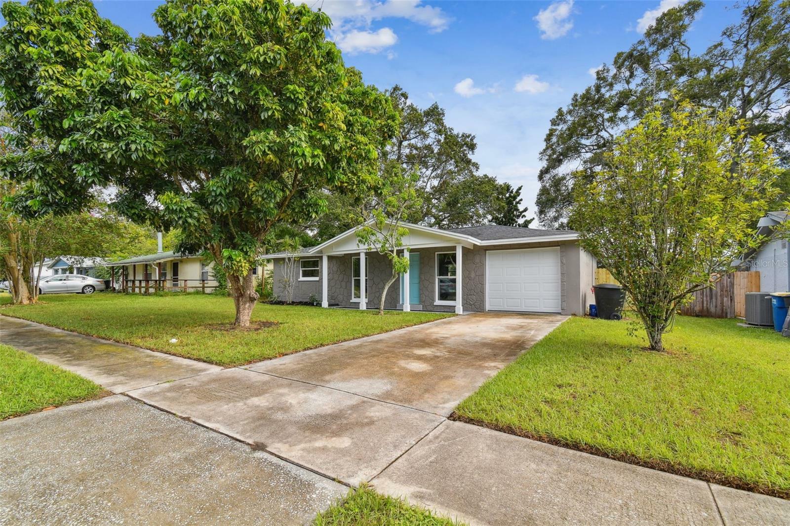 Property Photo:  2801 Candlewood Street  FL 33759 