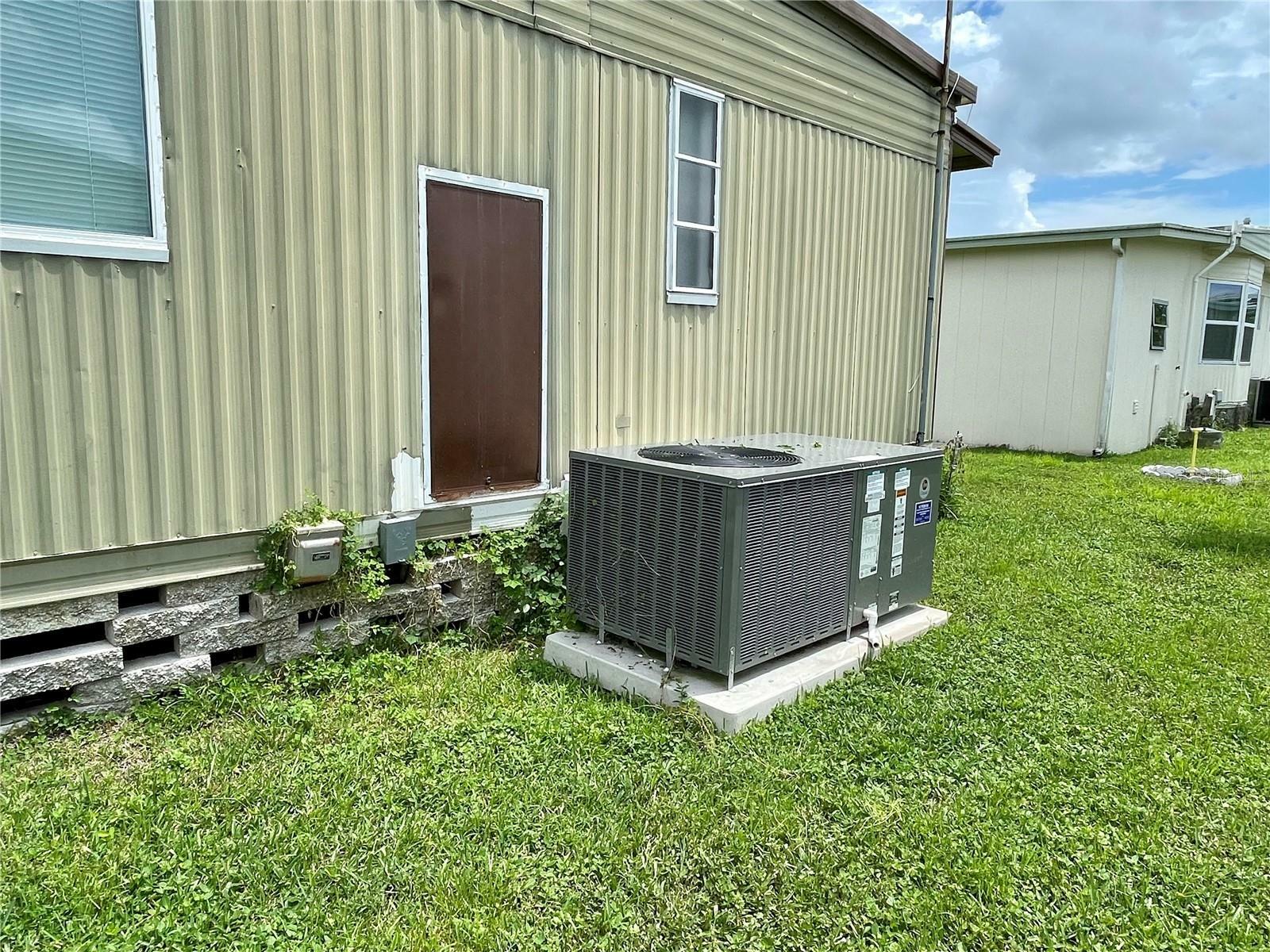 Property Photo:  34268 Lake Drive N  FL 33781 