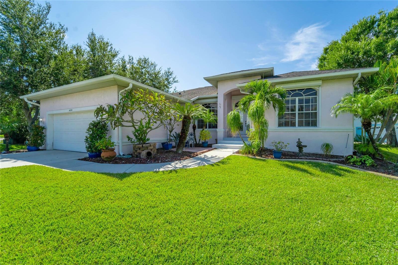 Property Photo:  1424 Beach Club Lane  FL 33572 