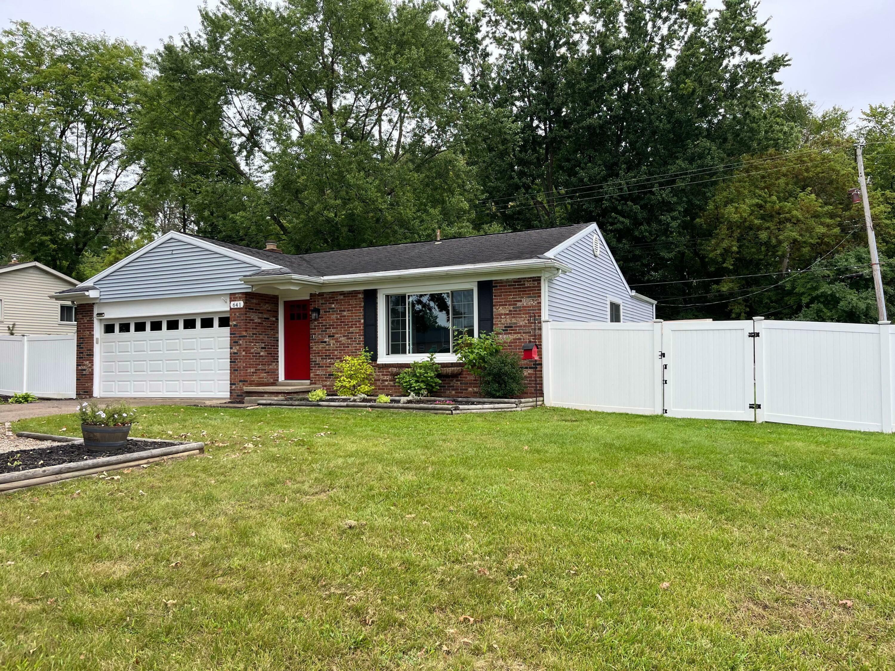 Property Photo:  641 Robinson Road  MI 49203 