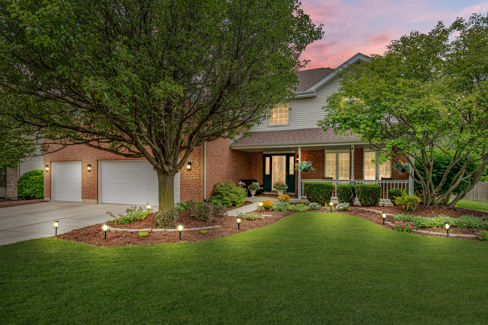 Property Photo: 454 Windsor Drive IL 60543