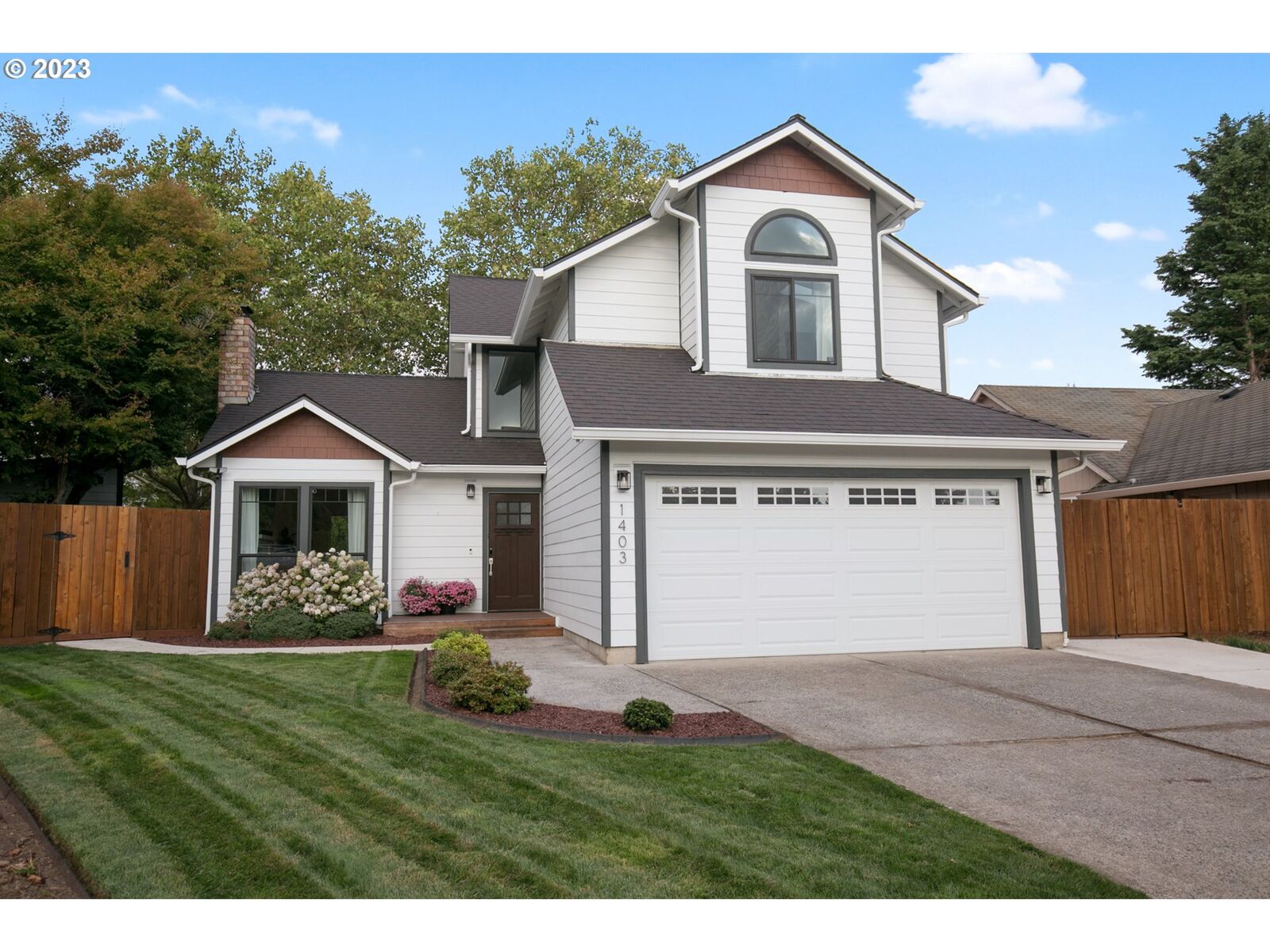 Property Photo: 1403 SE 159th Ave WA 98683