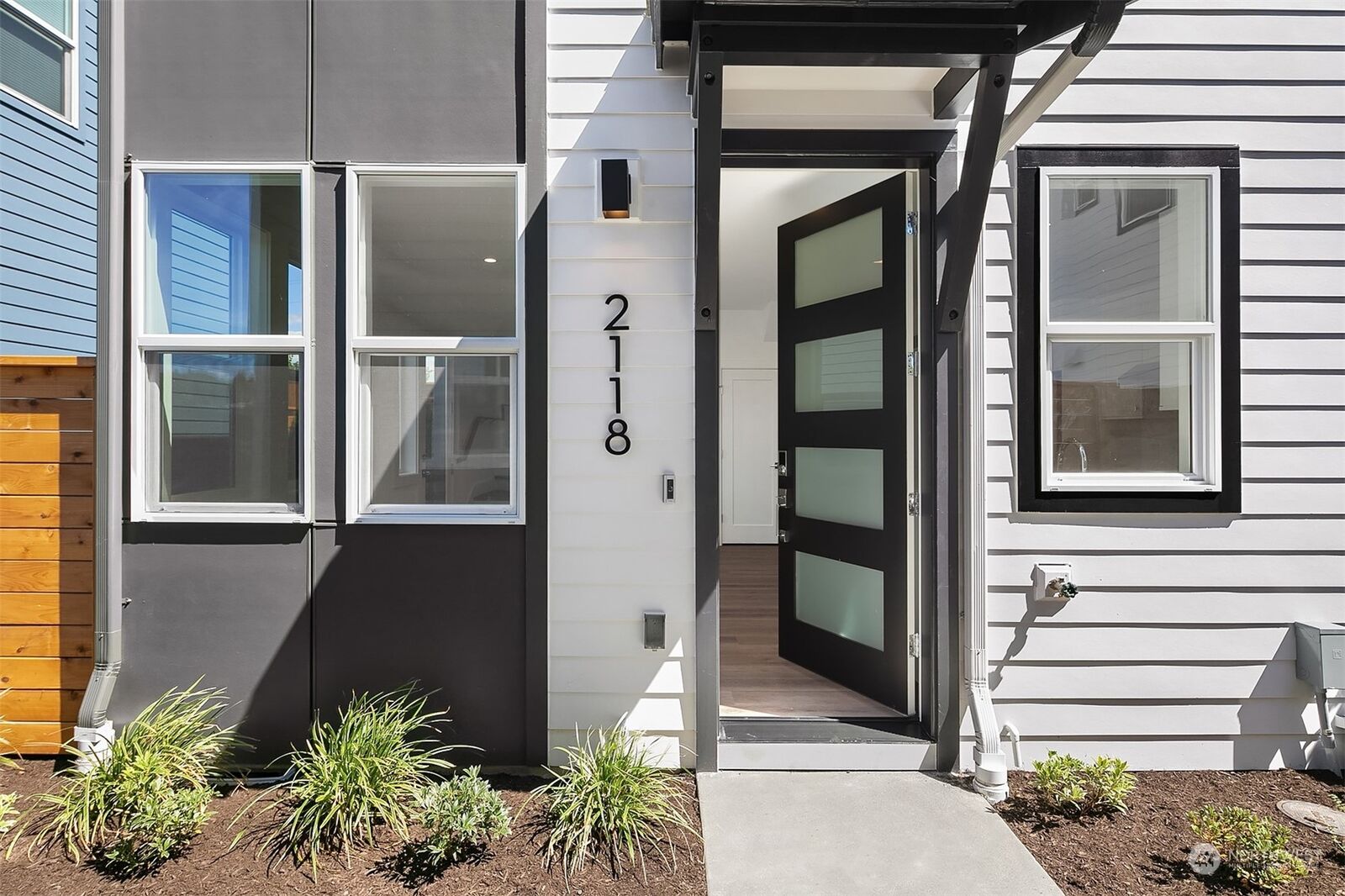 House for sale in Seattle 2118 S Bayview Street, Seattle, WA 98144