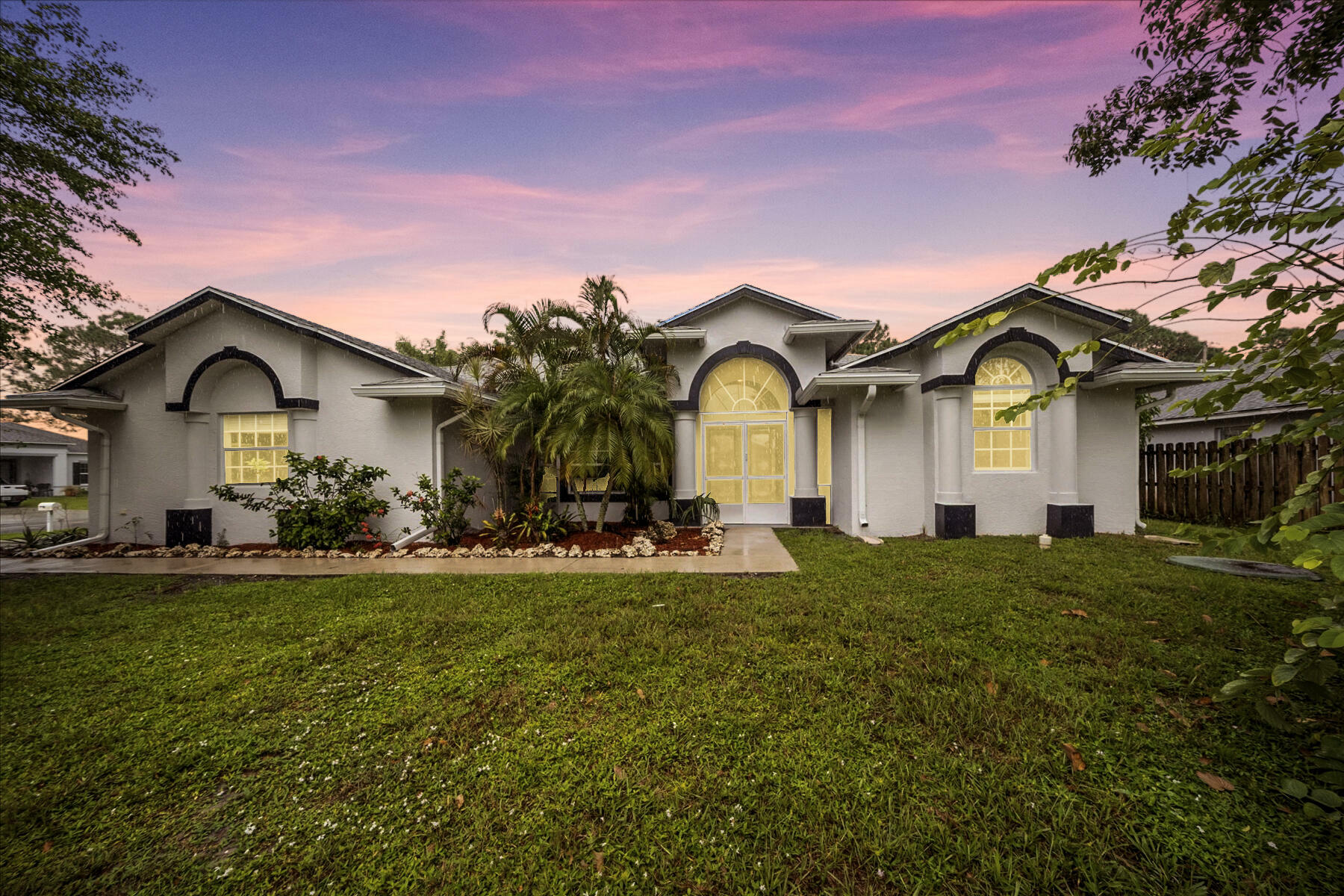 Property Photo:  1302 SW Ingrassina Avenue  FL 34953 