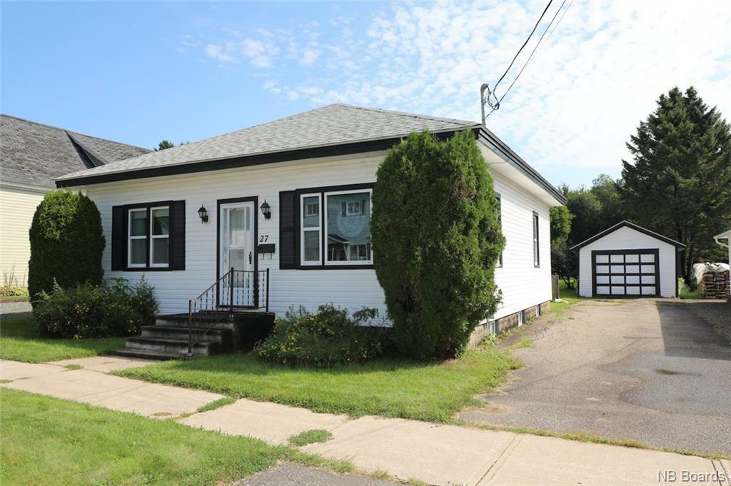27 Charles Avenue  Fredericton NB E3A2S3 photo