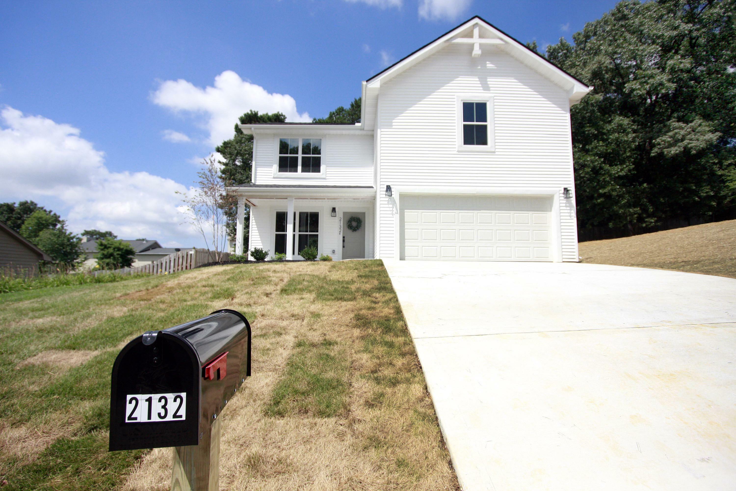 Property Photo: 2132 Windbrook Rd TN 37923