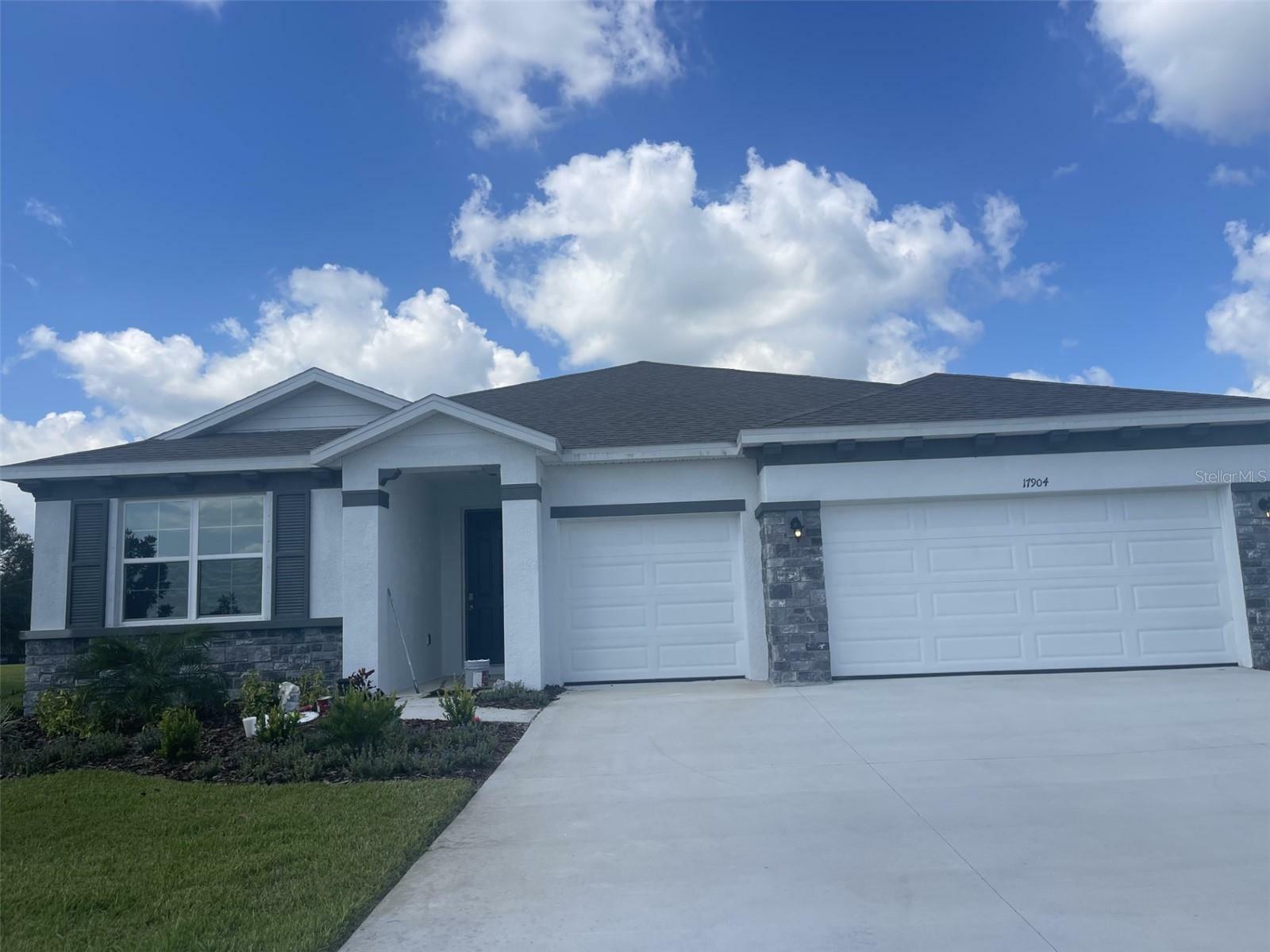 Property Photo: 17904 Fattoria Terrace FL 34211