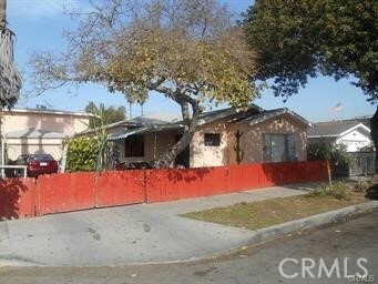 Property Photo:  2211 E Spaulding Street  CA 90804 