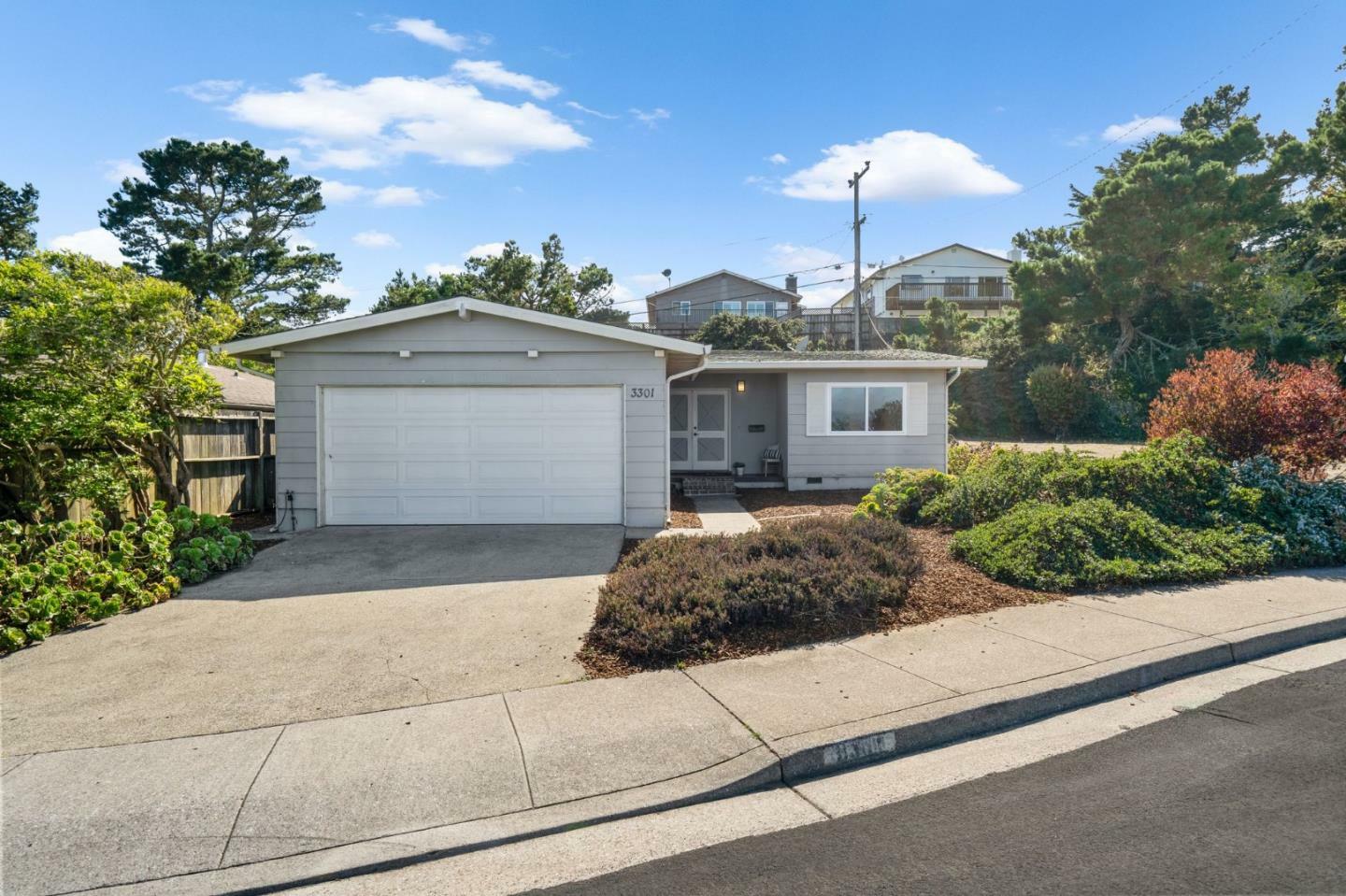 Property Photo: 3301 Geoffrey Drive CA 94066