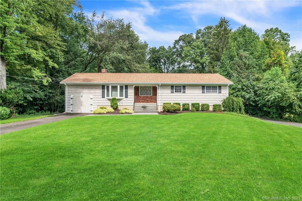 Property Photo:  20 Twin Brook Drive  CT 06484 