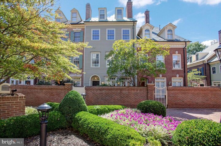 25 Wilkes Street  Alexandria VA 22314 photo