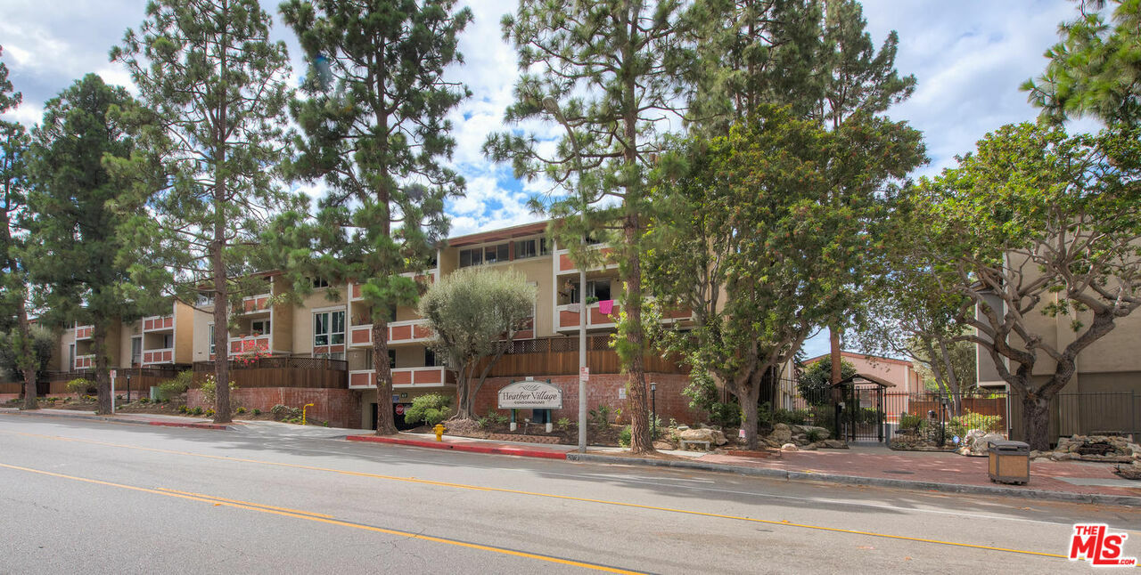 Property Photo: 6555 Green Valley Cir 115 CA 90230
