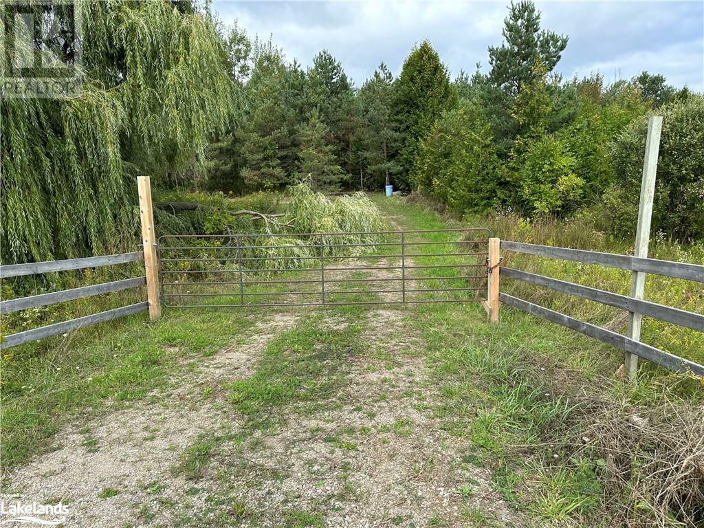 Property Photo:  6696 33/34 Nottawasaga Side Road  ON L0M 1S0 