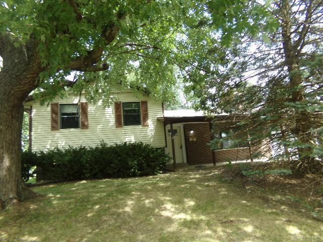Property Photo: 1034 Heathwood Drive OH 45322