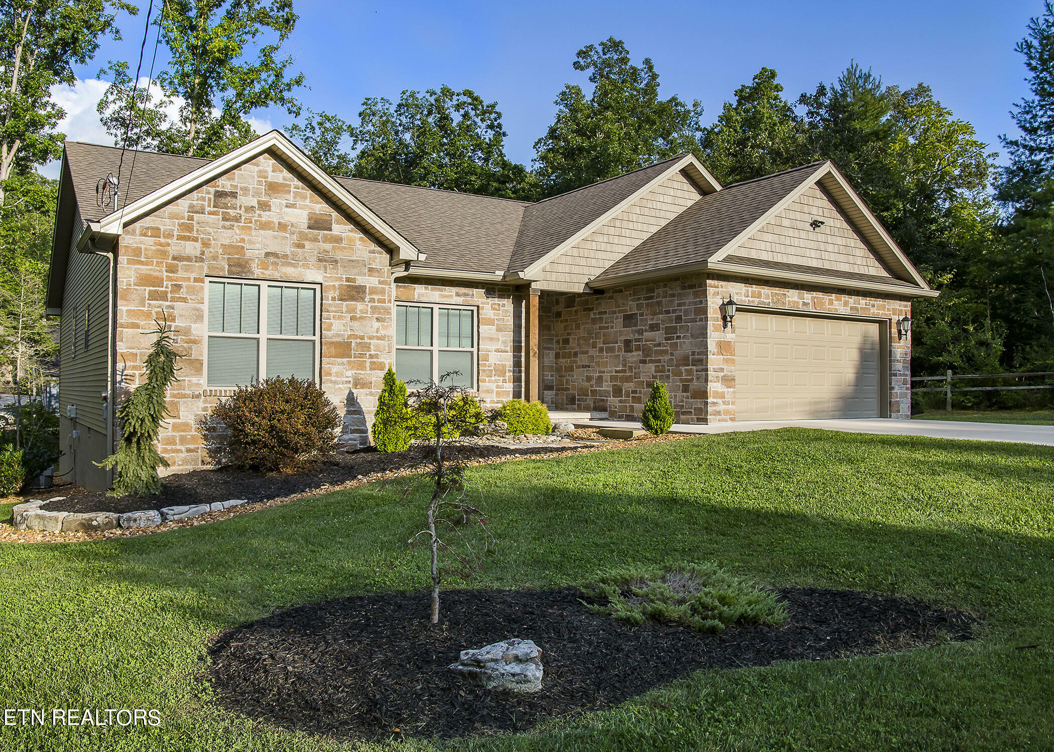 Property Photo:  142 Forest View Drive  TN 38558 