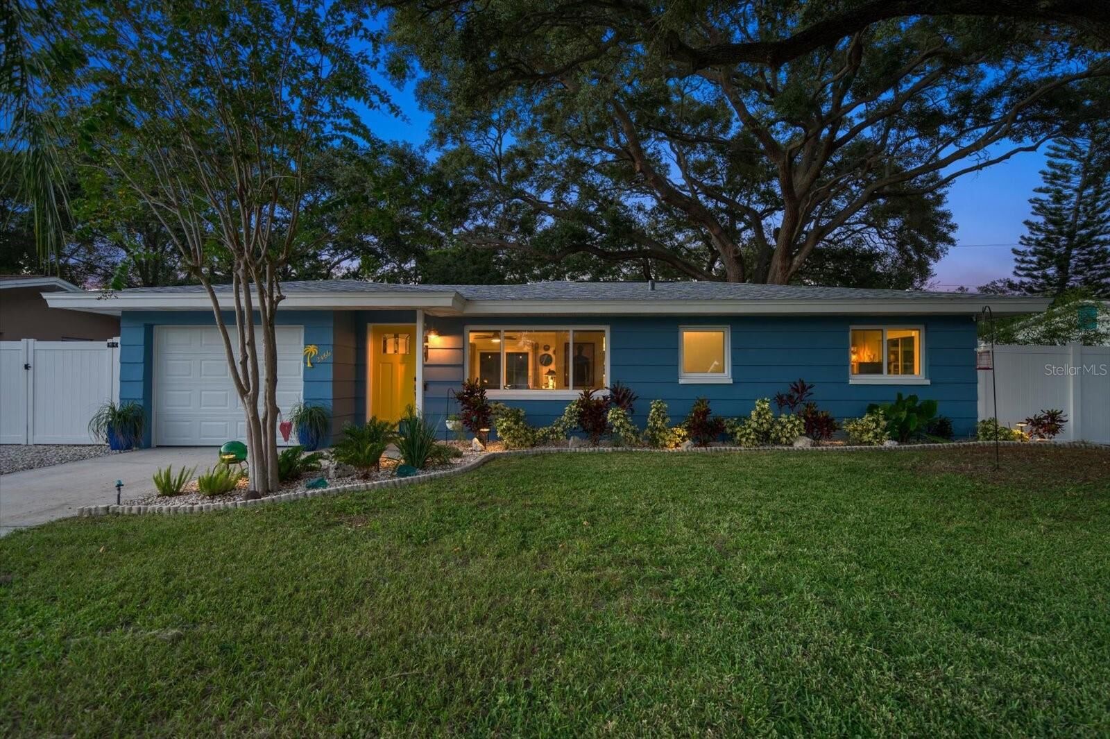 Property Photo: 2466 Whitman Street FL 33765