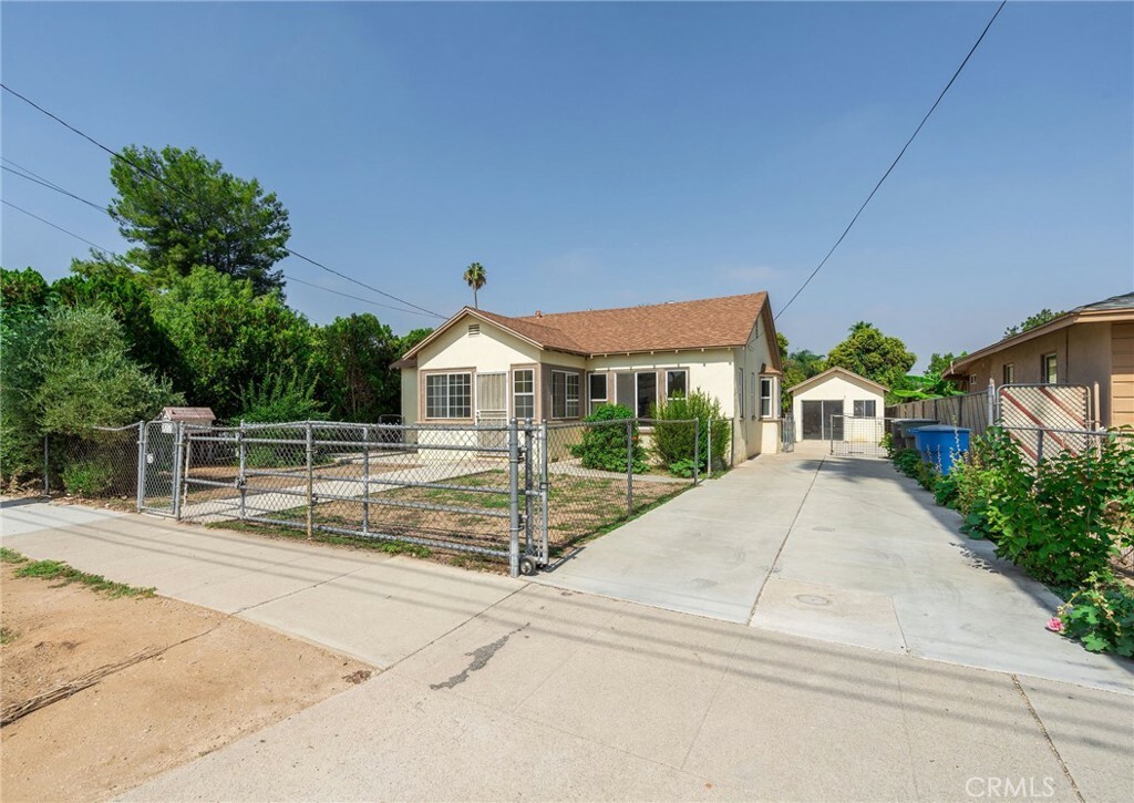 Property Photo:  9571 Hayes Street  CA 92503 