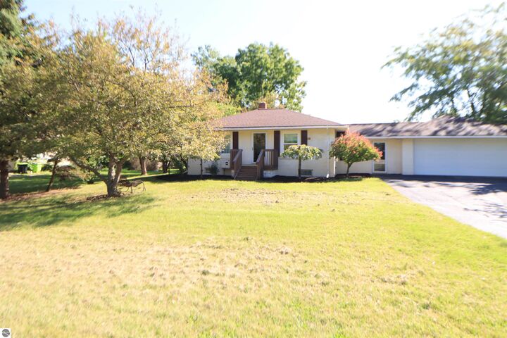 786 N Huron Road  Linwood MI 48634 photo