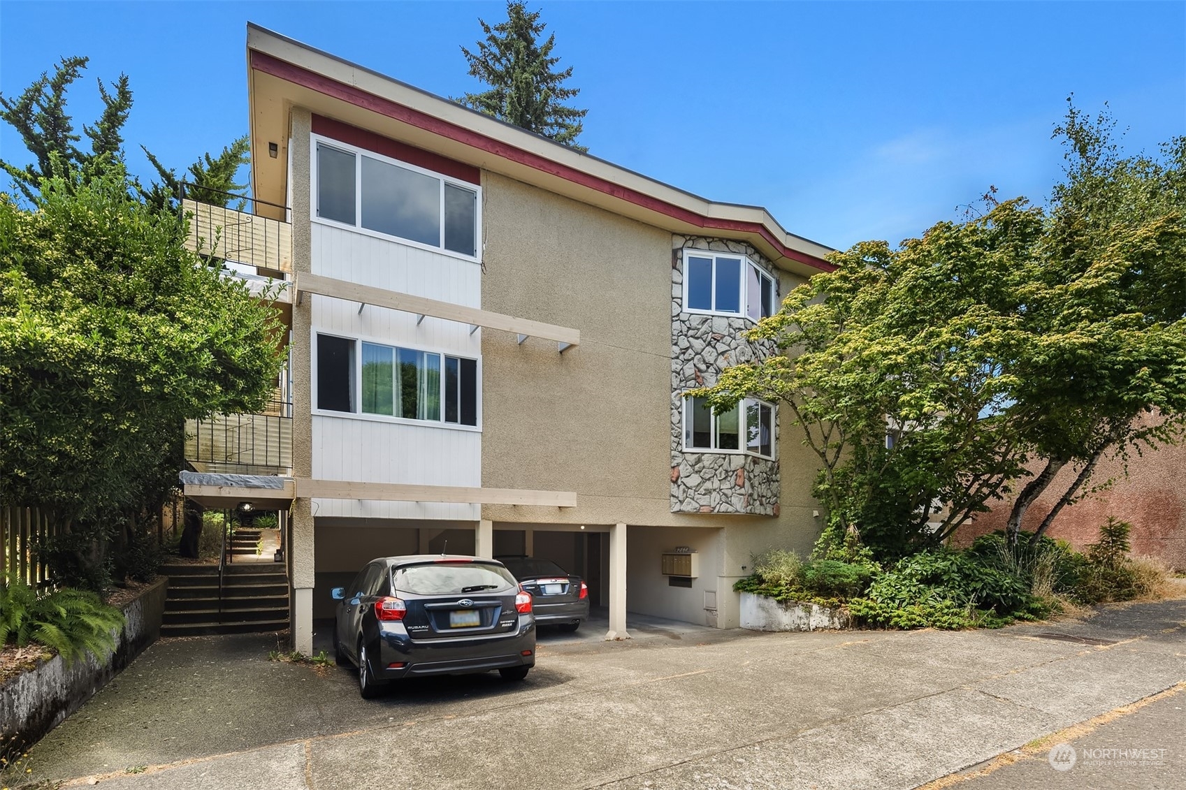Property Photo: 4267 N Woodland Park Avenue WA 98103