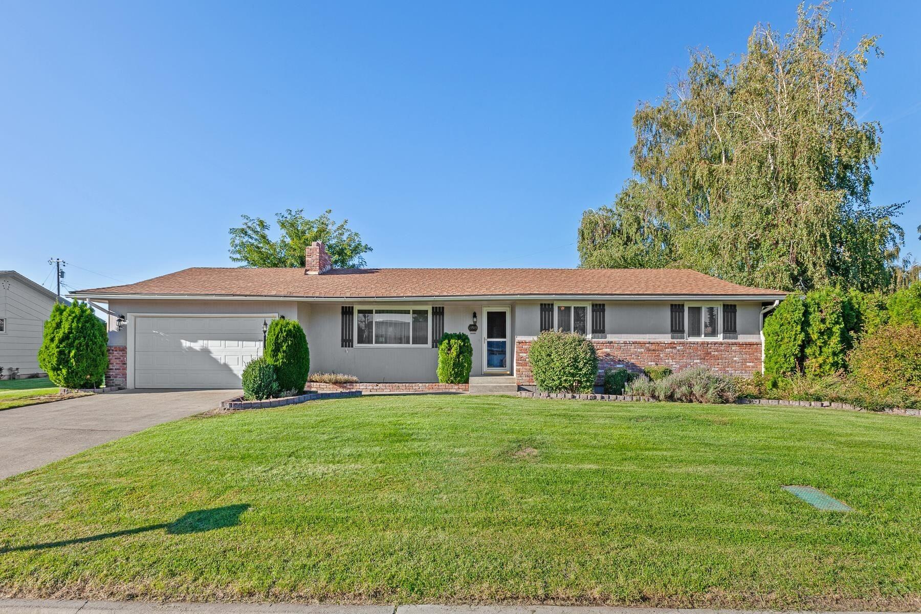 Property Photo: 13923 E Cataldo Ave WA 99216