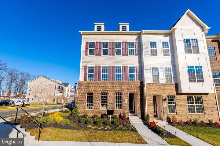 Property Photo: 1637 Field Sparrow Terrace NE VA 20176