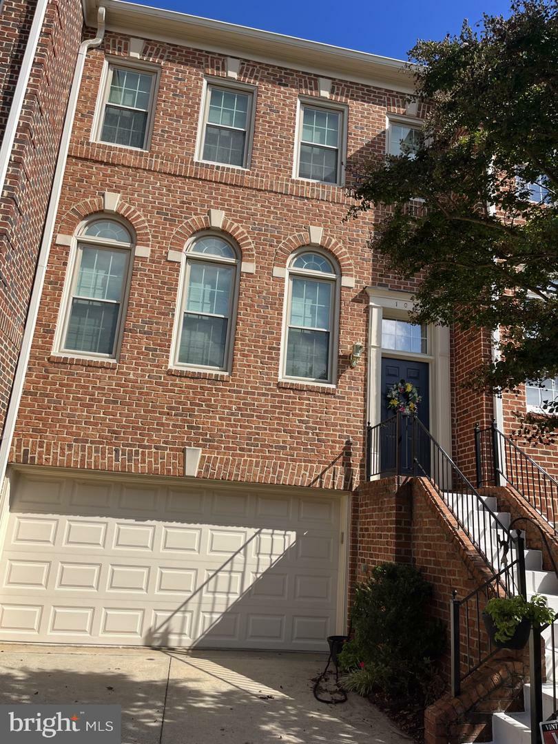 Property Photo:  1033 Grand Oak Way  MD 20852 