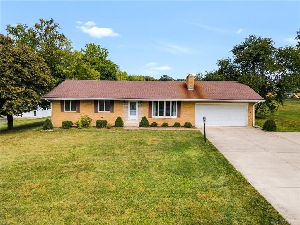 Property Photo: 1085 Springbrook Lane OH 45356