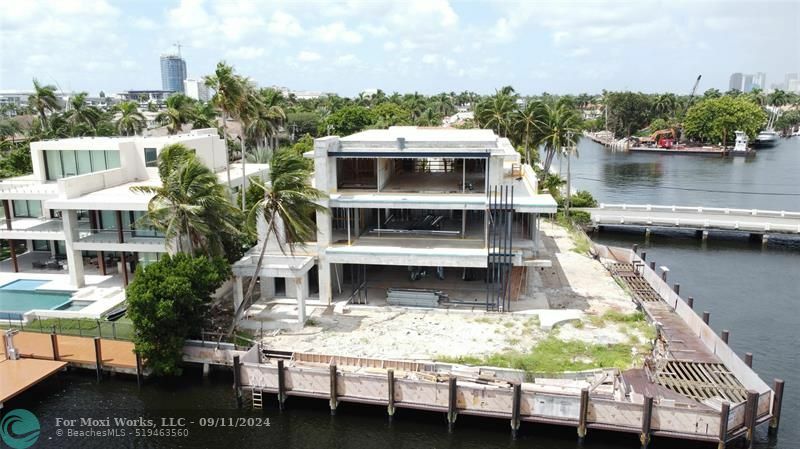 Property Photo:  1400 W Lake Dr  FL 33316 