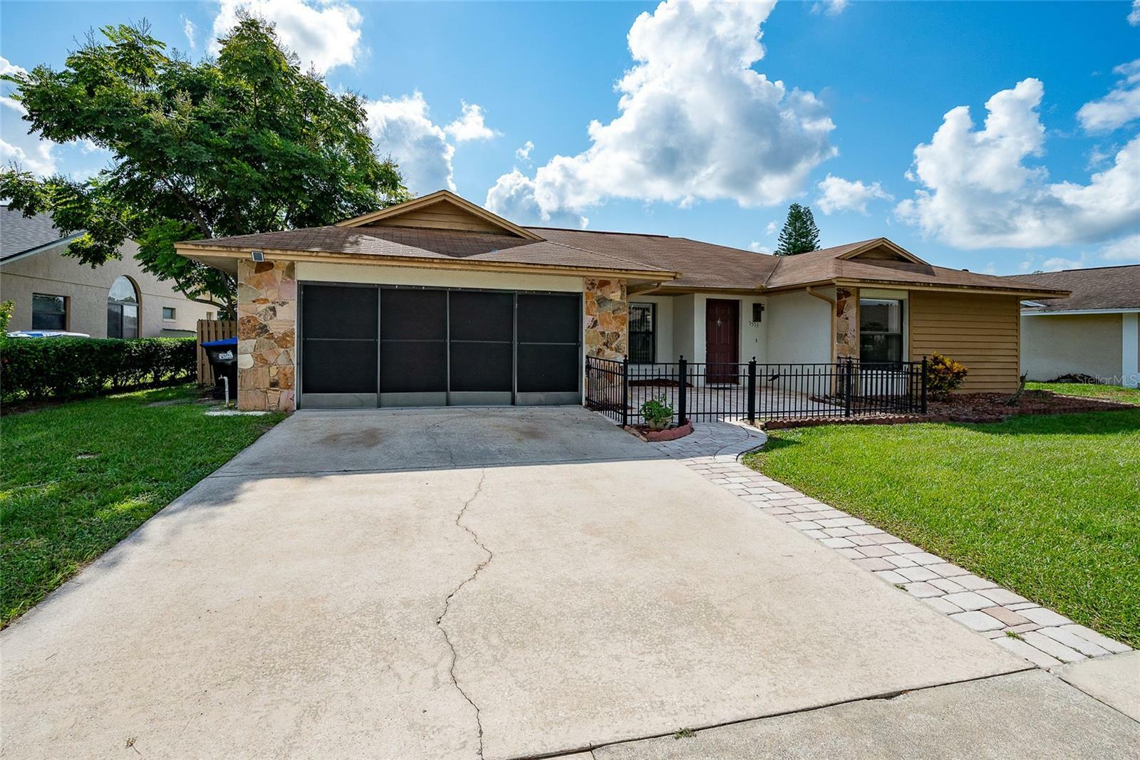 Property Photo:  5553 Deer Creek Drive  FL 32821 