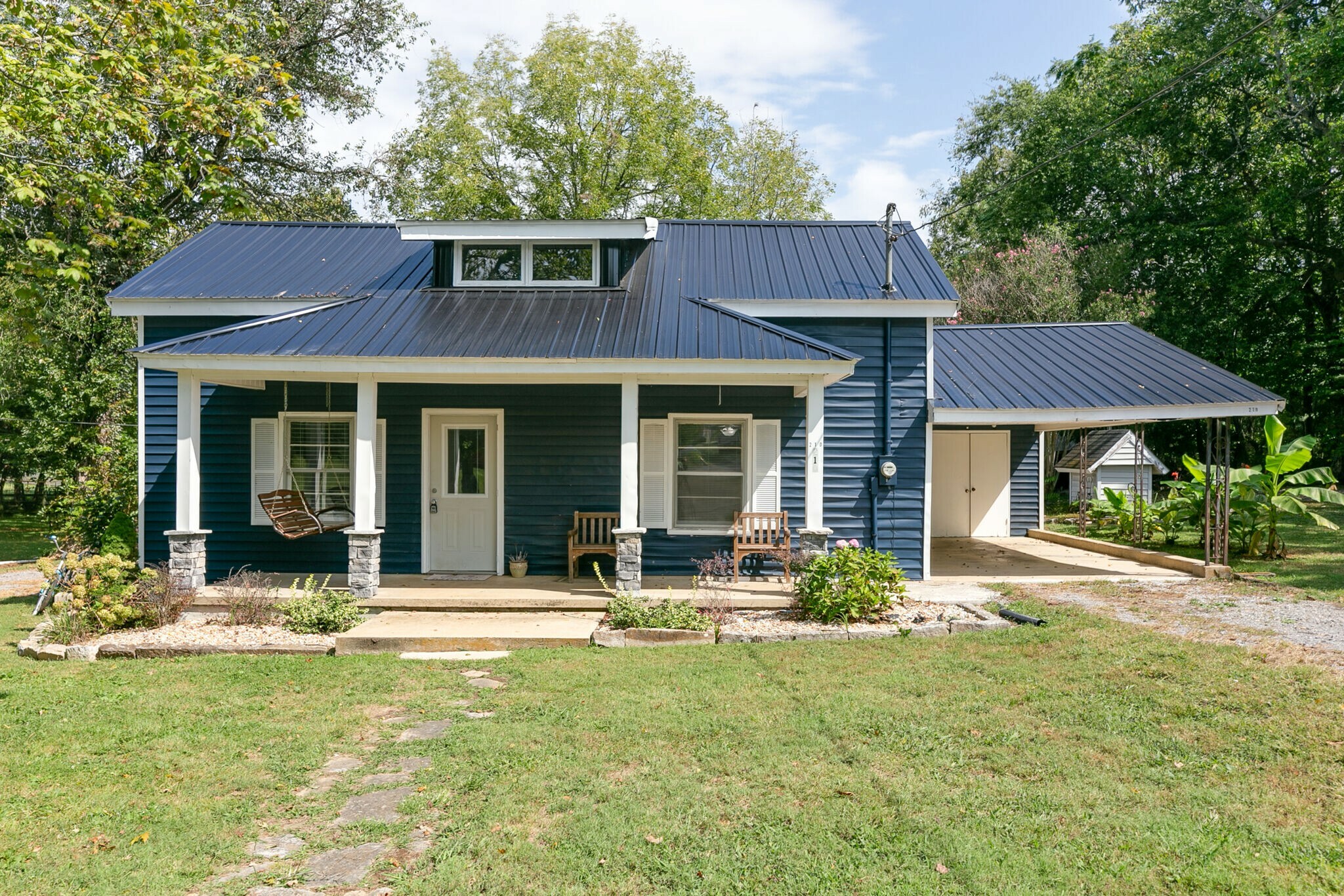 Property Photo:  210 Old Rover Rd  TN 37153 