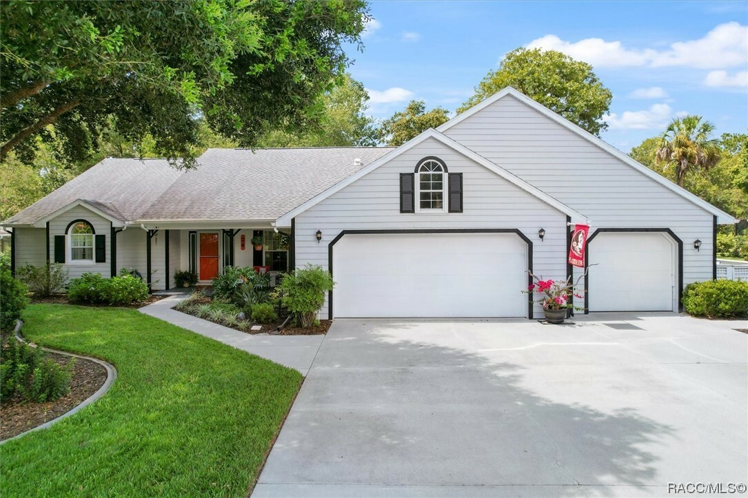 Property Photo:  24 Linder Circle  FL 34446 