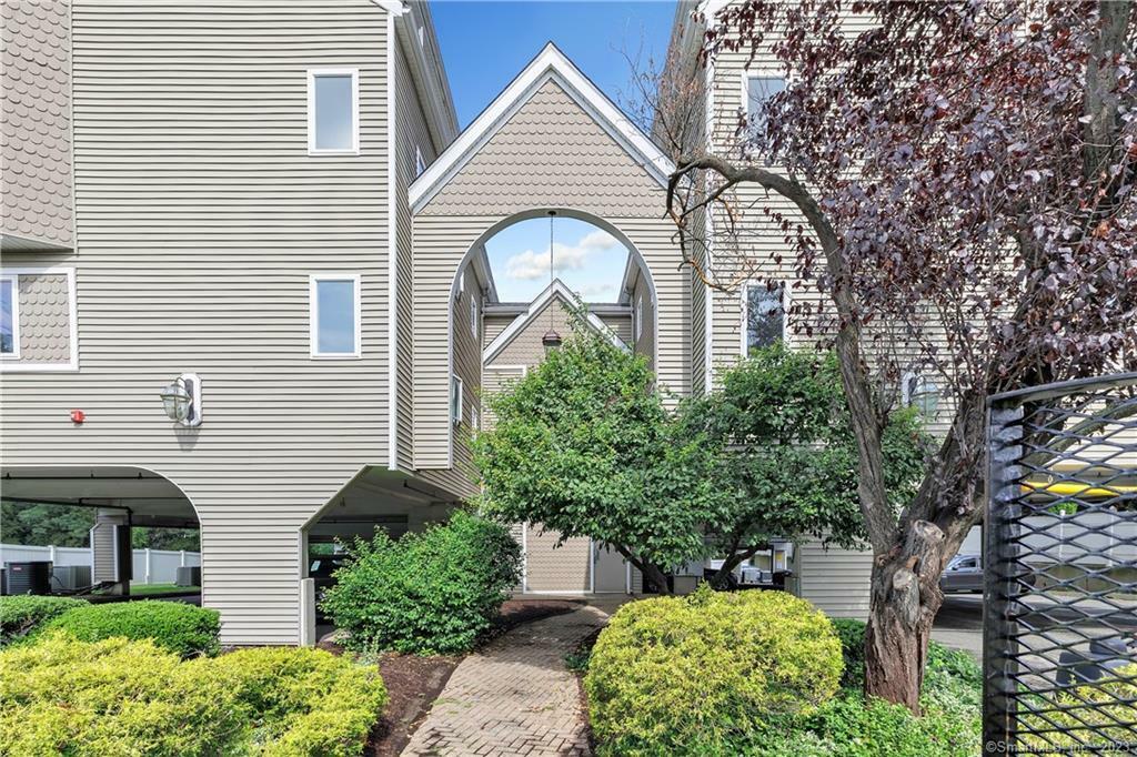 Property Photo: 2660 North Avenue 232 CT 06610