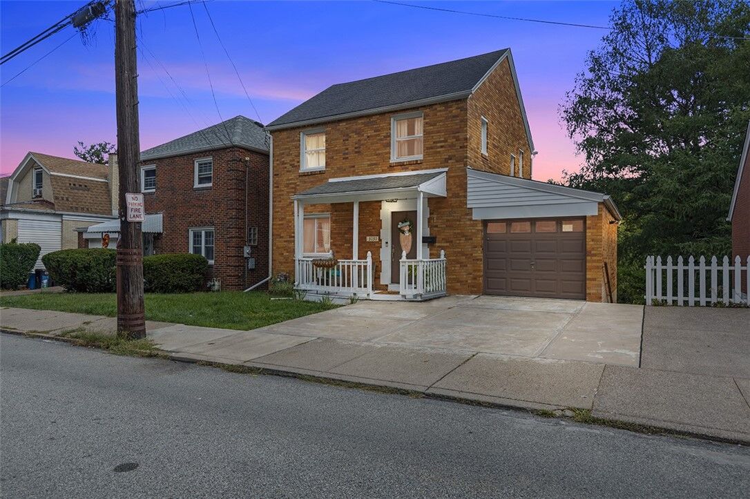 Property Photo:  3131 Glendale Ave  PA 15227 