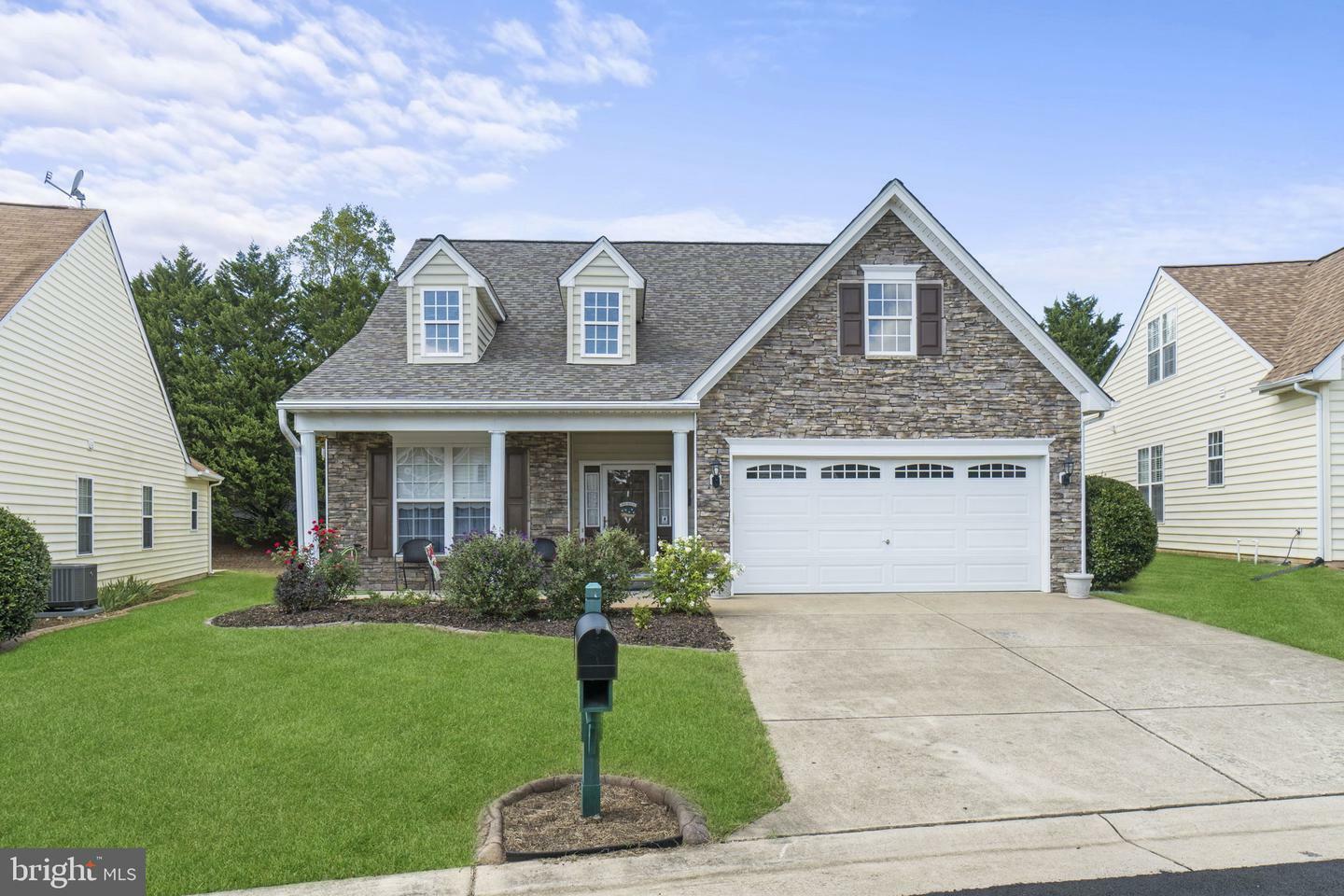 Property Photo: 6611 Twin Cedars Court VA 22407