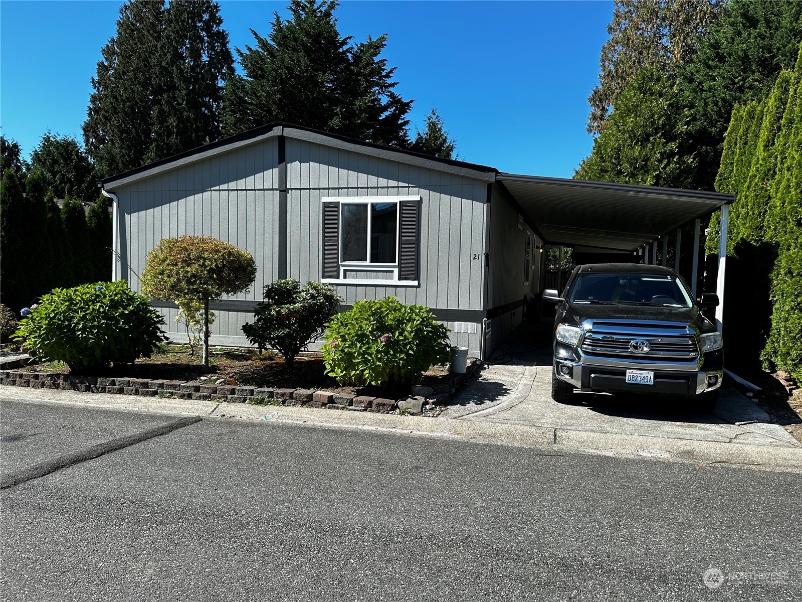 Property Photo: 11100 4th Avenue W 21 WA 98204
