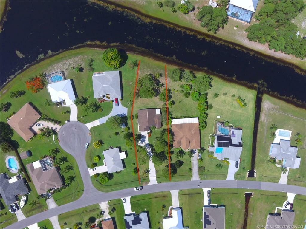 Property Photo:  2317 SE Heathwood Circle  FL 34952 